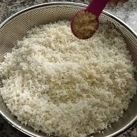 2 cách nấu xôi gà chiên nước mắm và chiên bơ hấp dẫn thơm ngon