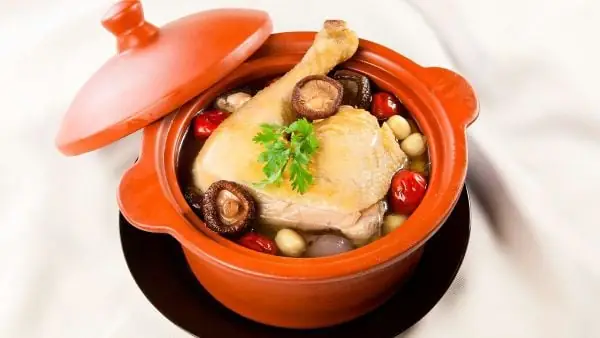 Hướng Dẫn Chi Tiết Cách Nấu Gà Hạt Sen Bổ Dưỡng, Thơm Ngon