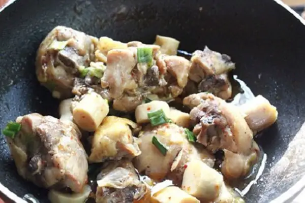 Hướng Dẫn Chi Tiết Cách Nấu Gà Kho Măng Thơm Ngon Chuẩn Vị