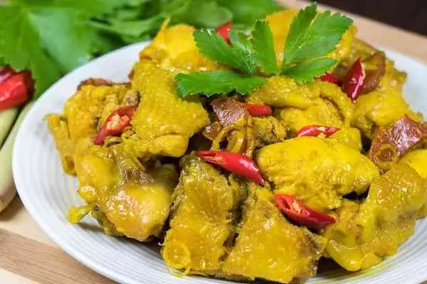 Cách nấu gà kho nghệ: Công thức đơn giản, chuẩn vị Cách nấu gà kho nghệ: Công thức đơn giản, chuẩn vị