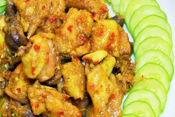 Cách Nấu Gà Kho Sả Ớt Miền Trung Đậm Đà Ngay Tại Nhà