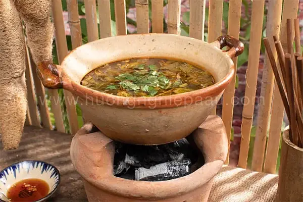 Cách Nấu Gà Lá Giang Măng Chua: Công Thức Thơm Ngon, Đậm Đà