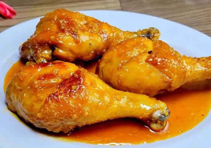 Bước 4: Chiên sơ và rim gà