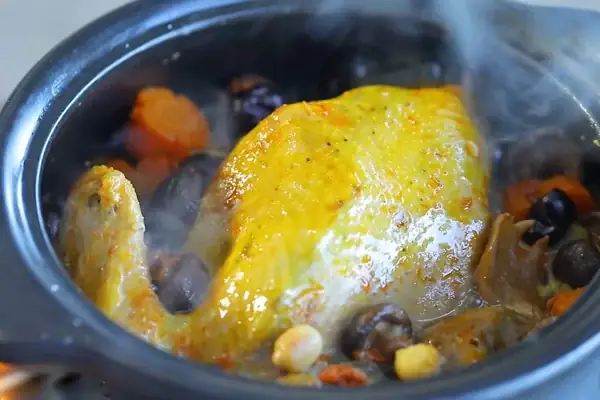 Cách Nấu Gà Tiềm Hạt Sen Thơm Ngon Bổ Dưỡng Tại Nhà Cách Nấu Gà Tiềm Hạt Sen Thơm Ngon Bổ Dưỡng Tại Nhà