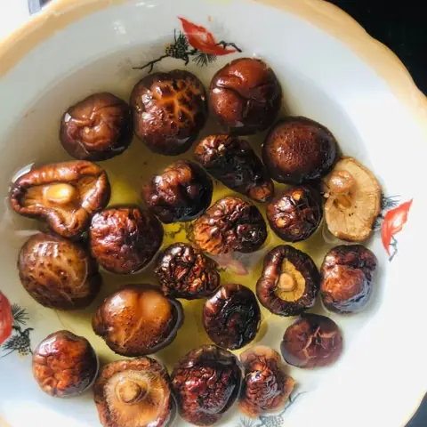 Cách Nấu Giò Heo Hầm Đậu Phộng: Công Thức Chi Tiết Tại Nhà