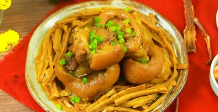 cách nấu giò heo măng khô