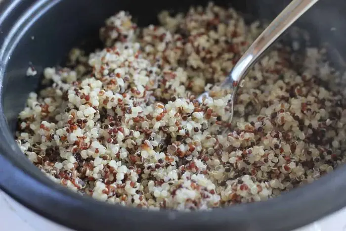 Hướng dẫn chi tiết cách nấu hạt diêm mạch với cơm tại nhà