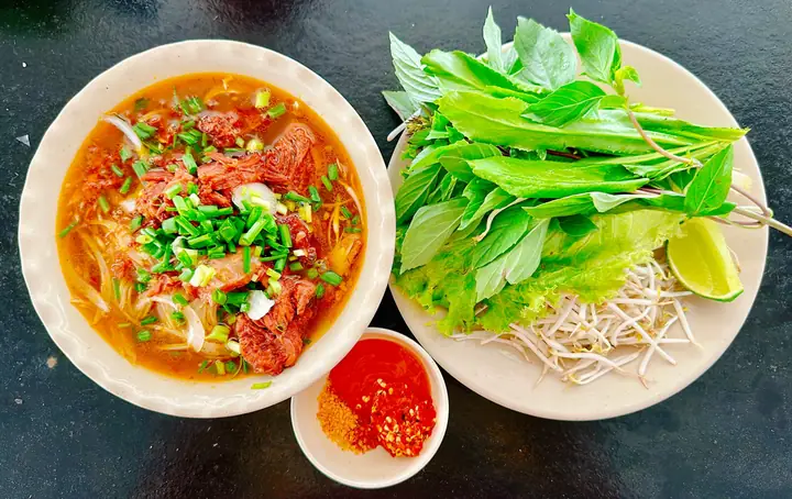 Hoàn thành món ăn