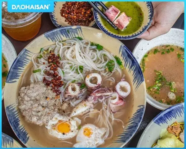 Hướng Dẫn Chi Tiết Cách Nấu Hủ Tiếu Khô Mực Thơm Ngon Tại Nhà