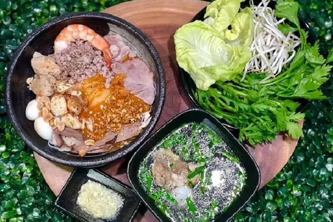 Hướng Dẫn Chi Tiết Cách Nấu Hủ Tiếu Khô Nam Vang Chuẩn Vị Tại Nhà