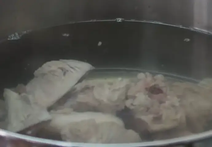 Hướng dẫn chi tiết cách nấu hủ tiếu miền Tây chuẩn vị