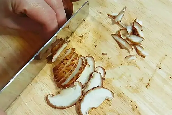 Làm Thế Nào Để Nấu Hủ Tiếu Thịt Heo Ngon Chuẩn Vị?