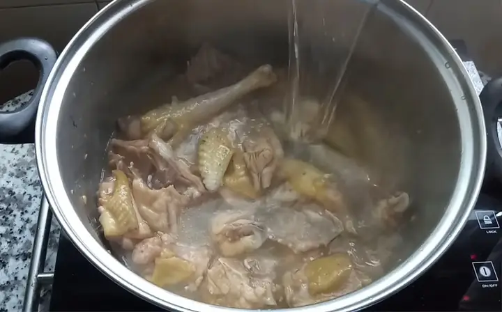 Cách nấu hủ tiếu vịt: Công thức chuẩn vị, thơm ngon, không hôi Cách nấu hủ tiếu vịt: Công thức chuẩn vị, thơm ngon, không hôi