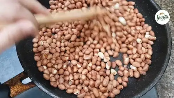 Cách Nấu Kẹo Lạc Ngon Giòn Tại Nhà Chuẩn Vị Truyền Thống