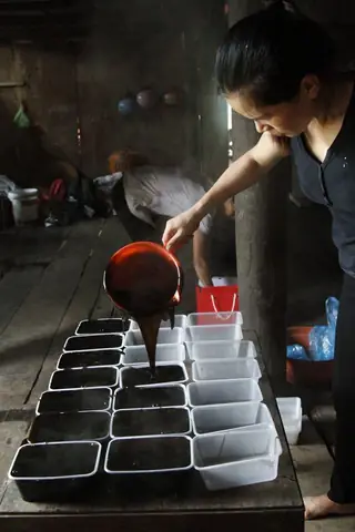 Cách Nấu Lá Thạch Đen Cao Bằng Tại Nhà Chuẩn Vị Nhất