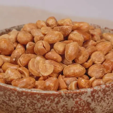 Cách Nấu Lạc Rang Tỏi Ớt Giòn Thơm, Đậm Đà Chuẩn Vị