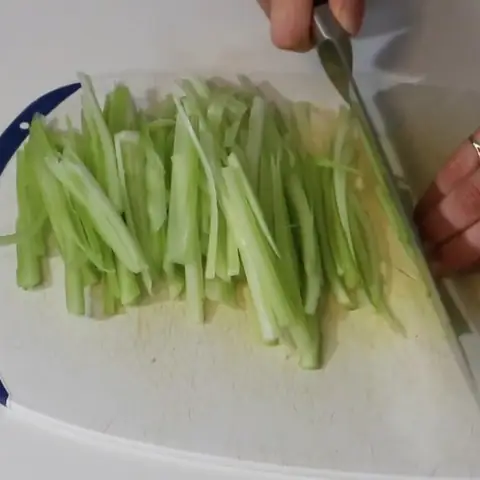 Hướng Dẫn Chi Tiết Cách Nấu Lẩu Bằng Nồi Cơm Điện Chuẩn Vị Tại Nhà