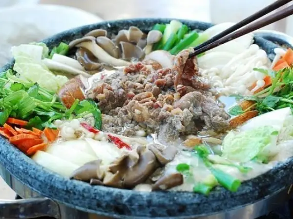 Cách Nấu Lẩu Bò Hàn Quốc Đậm Đà, Chuẩn Vị Ngay Tại Nhà Cách Nấu Lẩu Bò Hàn Quốc Đậm Đà, Chuẩn Vị Ngay Tại Nhà
