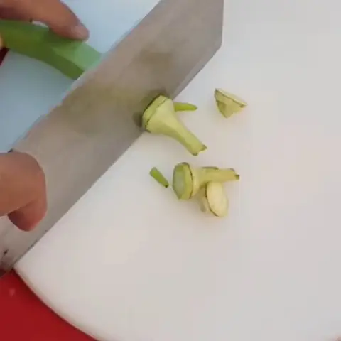 Bí Quyết Nấu Lẩu Cá Tra Chua Cay Đậm Đà Chuẩn Vị Gia Đình