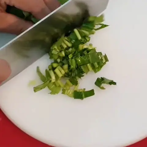 Bí Quyết Nấu Lẩu Cá Tra Chua Cay Đậm Đà Chuẩn Vị Gia Đình