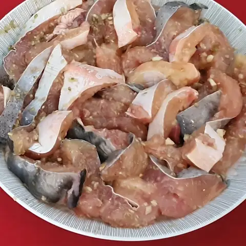 Bí Quyết Nấu Lẩu Cá Tra Chua Cay Đậm Đà Chuẩn Vị Gia Đình