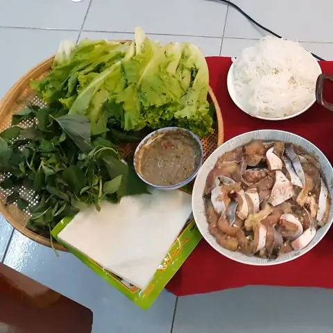 Bí Quyết Nấu Lẩu Cá Tra Chua Cay Đậm Đà Chuẩn Vị Gia Đình