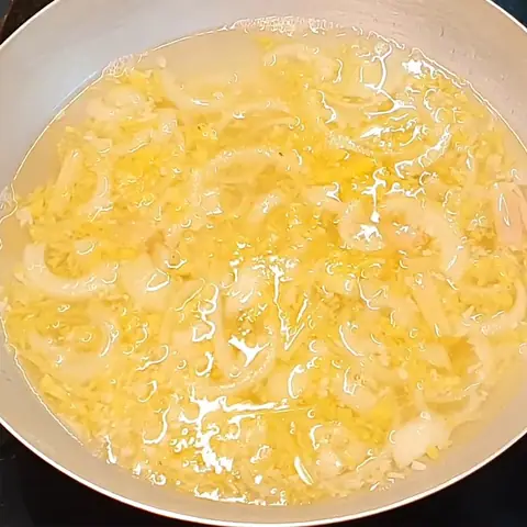 Bí Quyết Nấu Lẩu Cá Tra Chua Cay Đậm Đà Chuẩn Vị Gia Đình