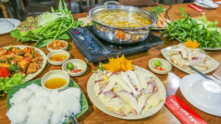 Làm Thế Nào Để Nấu Lẩu Cua Gà Ngon Đúng Chuẩn Vị?