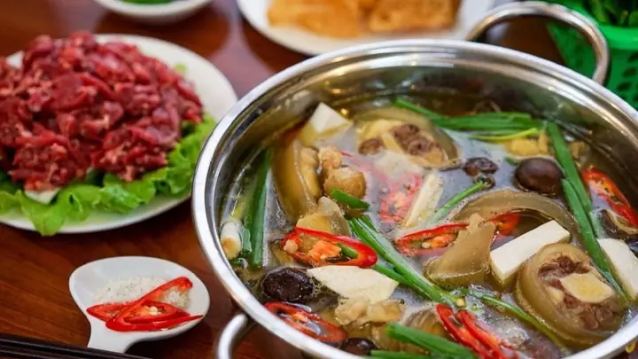 Hướng dẫn chi tiết cách nấu lẩu dựng bò thơm ngon chuẩn vị