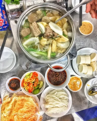 cách nấu lẩu đuôi bò