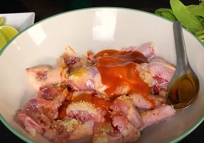 Hướng Dẫn Chi Tiết Cách Nấu Lẩu Gà Chua Ngon Chuẩn Vị Tại Nhà