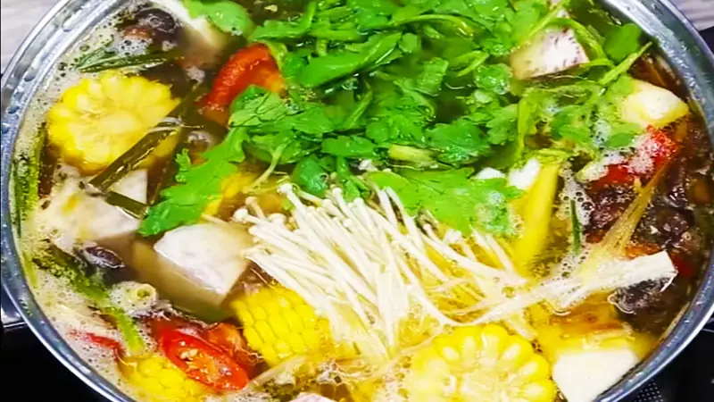 cách nấu lẩu gà chua cay