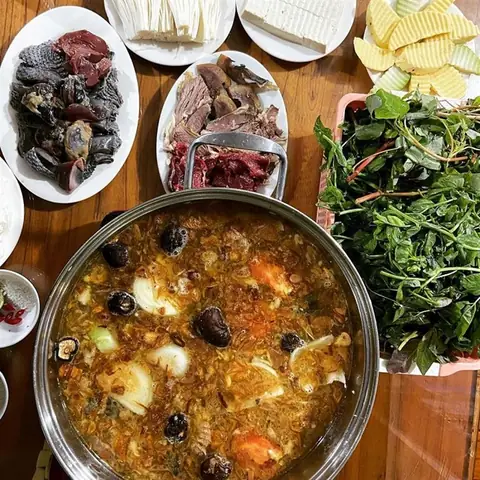 Cách Nấu Lẩu Gà H'Mông Thơm Ngon, Chuẩn Vị Gia Đình Cách Nấu Lẩu Gà H'Mông Thơm Ngon, Chuẩn Vị Gia Đình