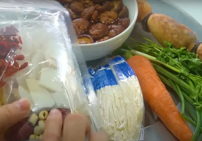 Hướng Dẫn Cách Nấu Lẩu Gà Mồng Tơi Ngon Chuẩn Vị Miền Tây Hướng Dẫn Cách Nấu Lẩu Gà Mồng Tơi Ngon Chuẩn Vị Miền Tây