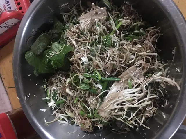 Cách Nấu Lẩu Mắm Bò Hóc Thơm Ngon Chuẩn Vị Miền Tây