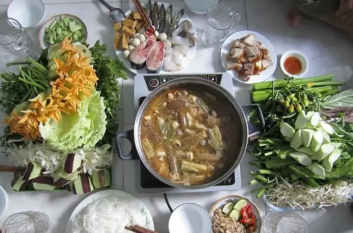 Cách Nấu Lẩu Mắm Cá Lóc Thơm Ngon Chuẩn Vị Miền Tây