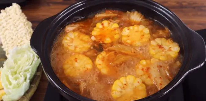 Cách Nấu Lẩu Mì Cay: Hướng Dẫn Chi Tiết Từ A Đến Z