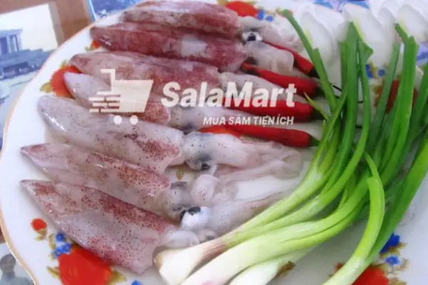 Nguyên liệu cần có để chế biến món lẩu mực.