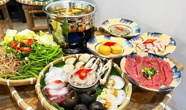 Cách Nấu Lẩu Mực Khổng Lồ Thơm Ngon Hấp Dẫn Tại Nhà