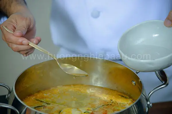 Hướng dẫn cách nấu lẩu riêu cua bắp bò sườn sụn chuẩn vị, đơn giản