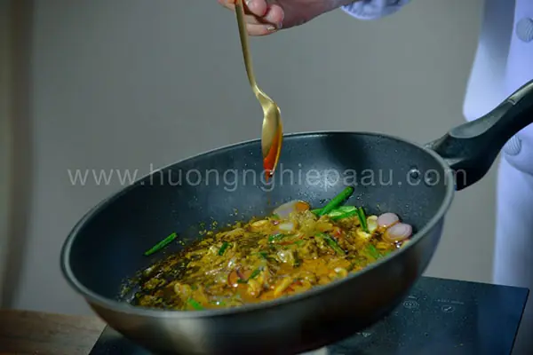 Hướng Dẫn Chi Tiết Cách Nấu Lẩu Riêu Cua Sườn Sụn Ngon Chuẩn Vị Tại Nhà