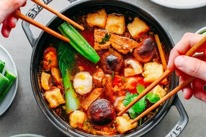 Cách Nấu Lẩu Thái Không Cần Gói Gia Vị Thơm Ngon Tại Gia