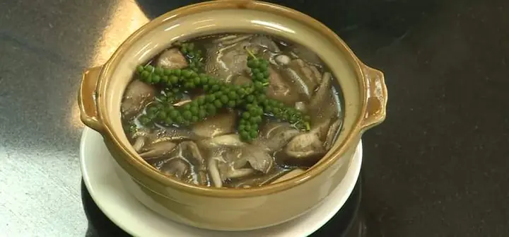 Hướng Dẫn Cách Nấu Lẩu Tiêu Xanh Chay Chuẩn Vị Tại Nhà