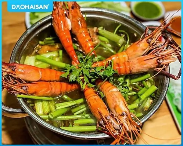 Cách Nấu Lẩu Tôm Càng Xanh Chua Cay Thơm Ngon Chuẩn Vị