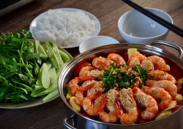 huong-dan-nau-lau-tom-5-ri-dong-nai01