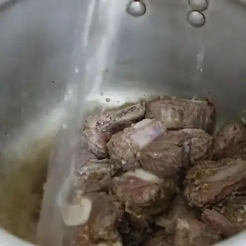 Cách nấu lẩu trâu hầm sả thơm lừng, bổ dưỡng tại gia