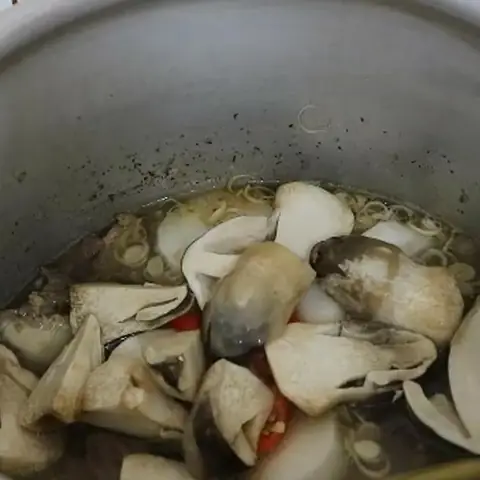 Cách nấu lẩu trâu hầm sả thơm lừng, bổ dưỡng tại gia