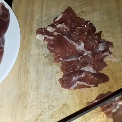 Cách nấu lẩu trâu hầm sả thơm lừng, bổ dưỡng tại gia