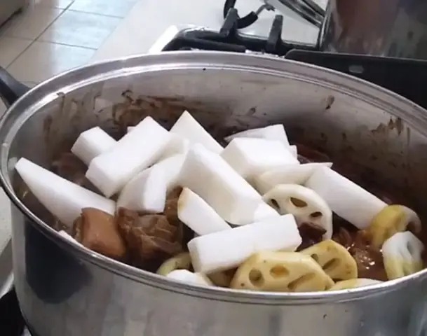 Cách nấu lẩu Trung Quốc: Bí quyết tạo hương vị chuẩn nhà hàng