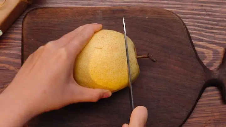 Hướng Dẫn Cách Nấu Lê Với Đường Phèn Đơn Giản Tại Nhà Hướng Dẫn Cách Nấu Lê Với Đường Phèn Đơn Giản Tại Nhà